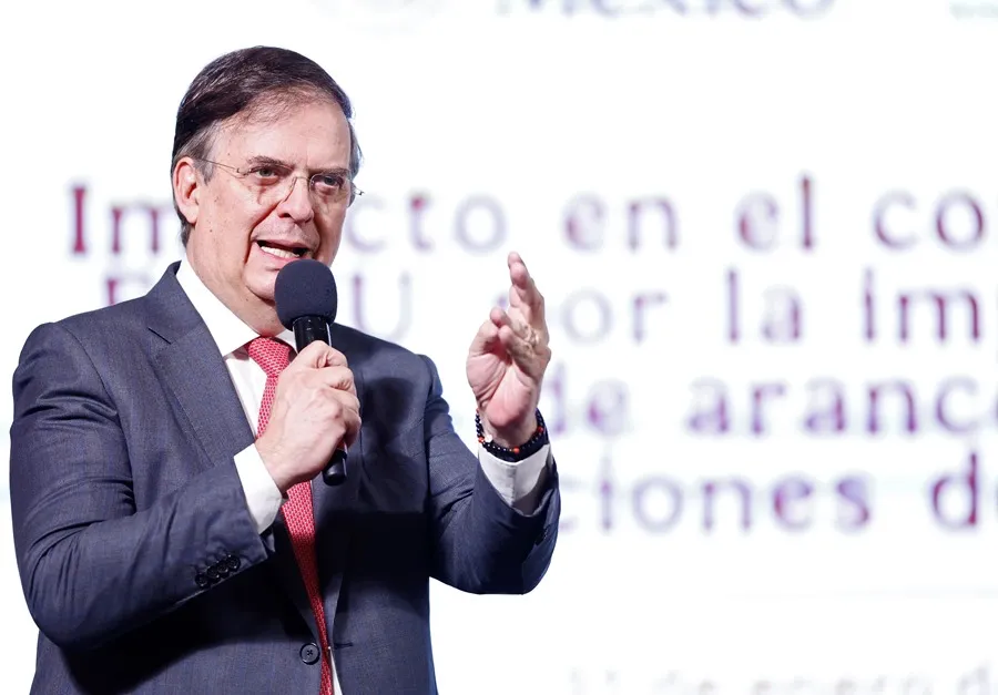 Secretario de Economía de México viaja a EE.UU. para tratar los aranceles