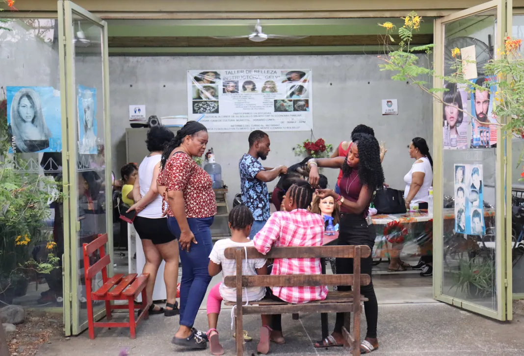 Migrantes en México recurren al empleo informal