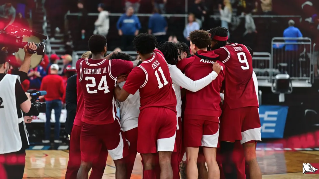 Arkansas vence 75-66 a St. Johns en NCAA