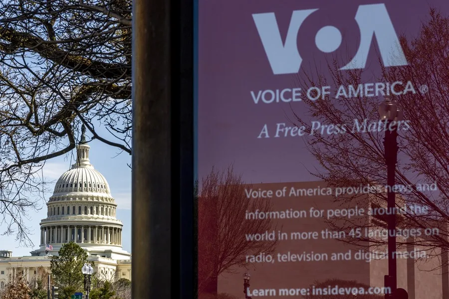 Bloquean el cierre de Voice of America: ¿Qué sabemos sobre este noticiero?