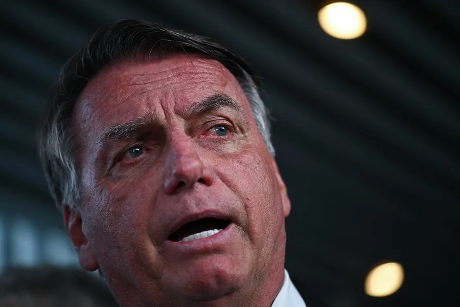 Bolsonaro tilda a Lula de imbécil tras acusación de planear su asesinato