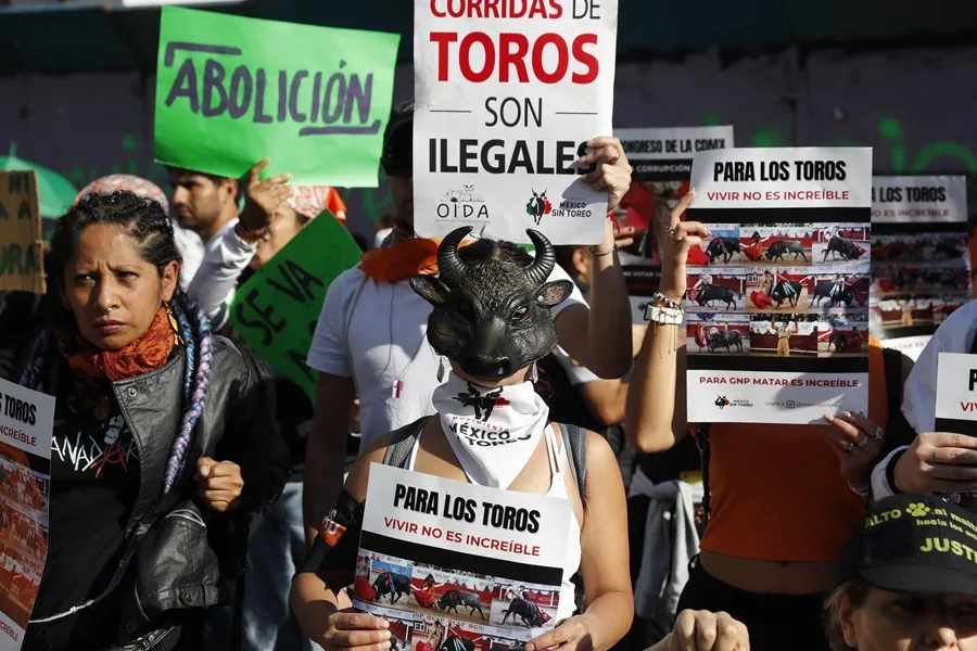 Ciudad de México aprueba corridas de toros sin sangre