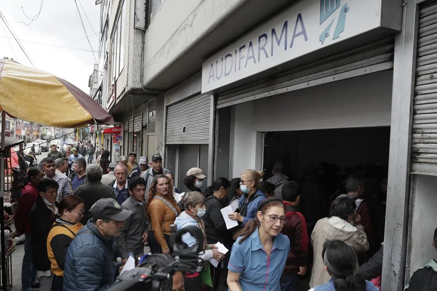 Crisis de la salud en Colombia escasez de medicamentos afecta a millones