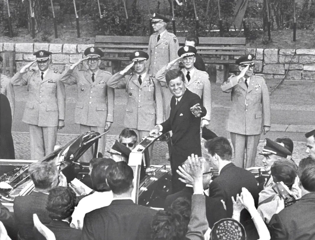 EE.UU. desclasifica archivos sobre el asesinato de John F. Kennedy
