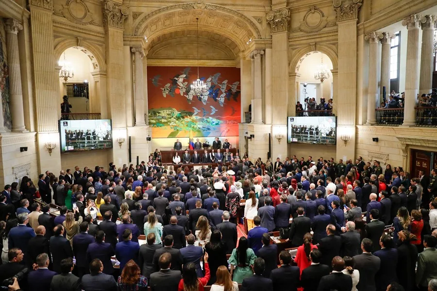 El presidente del Senado de Colombia dice que tumbar al Congreso sería un golpe de Estado