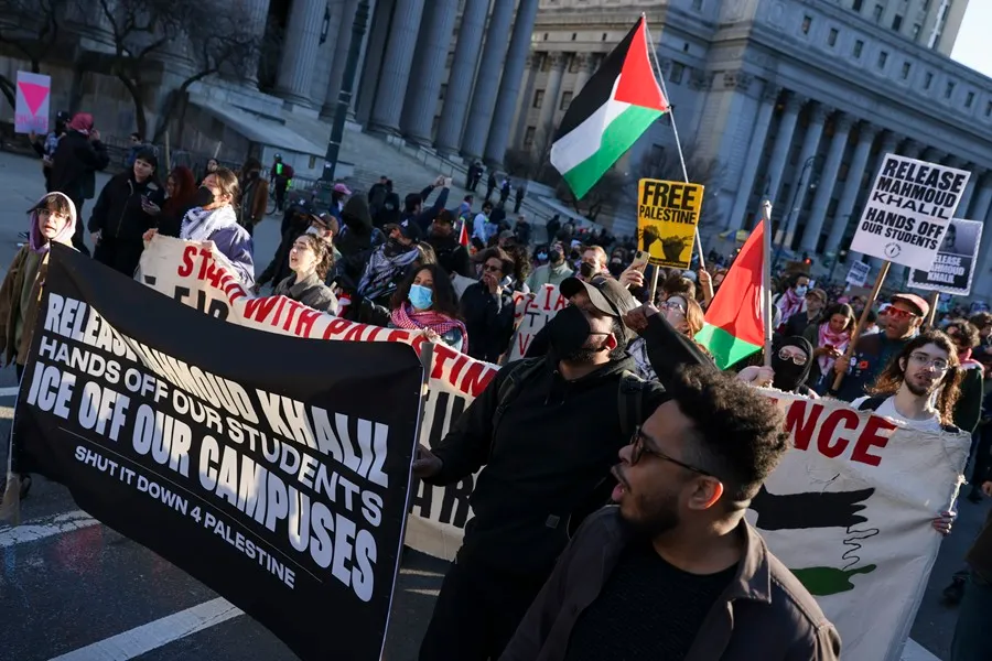 Estudiante palestino de Columbia fue deportado a pesar de ser residente
