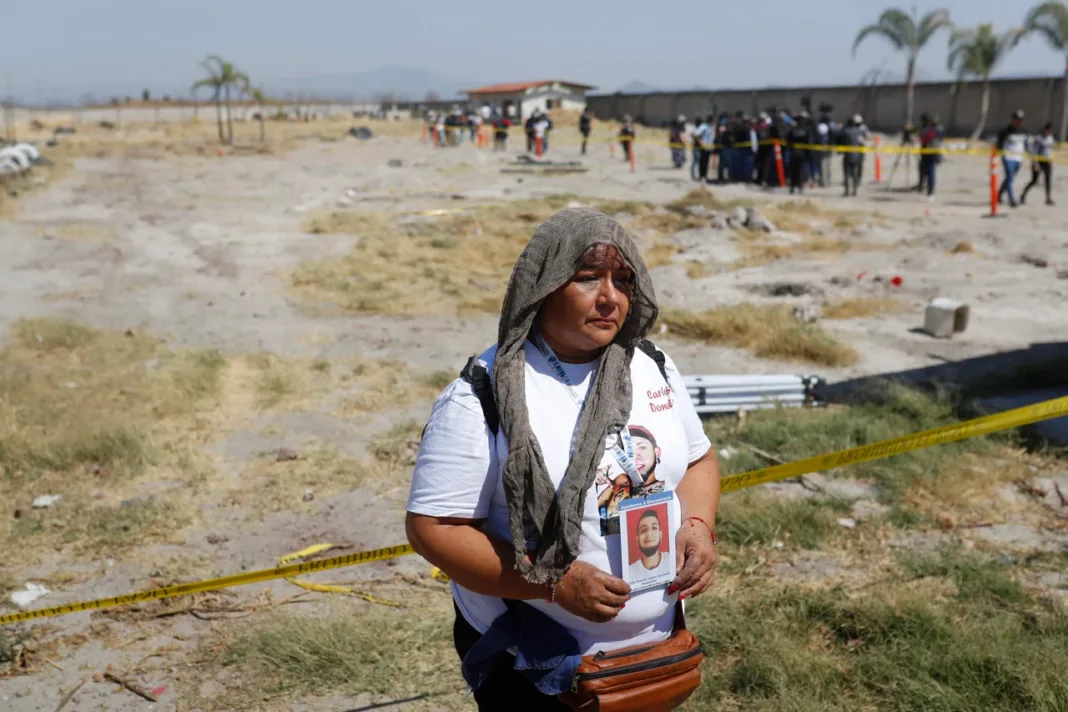 Familiares de desaparecidos exigen ser parte de las reformas de Sheinbaum