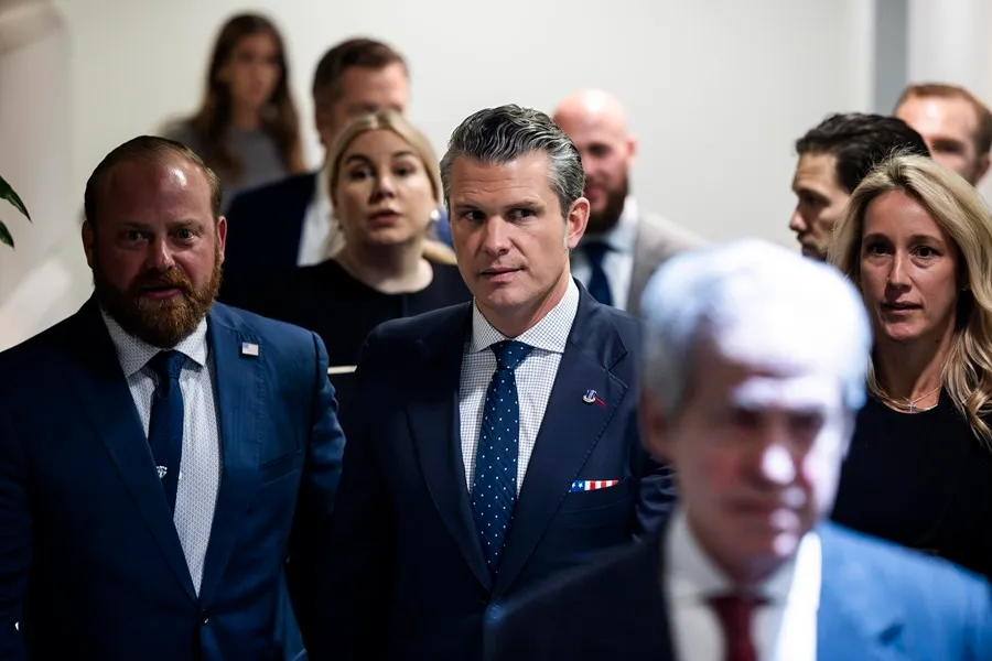 Gobierno de Trump filtra información secreta por error a periodista