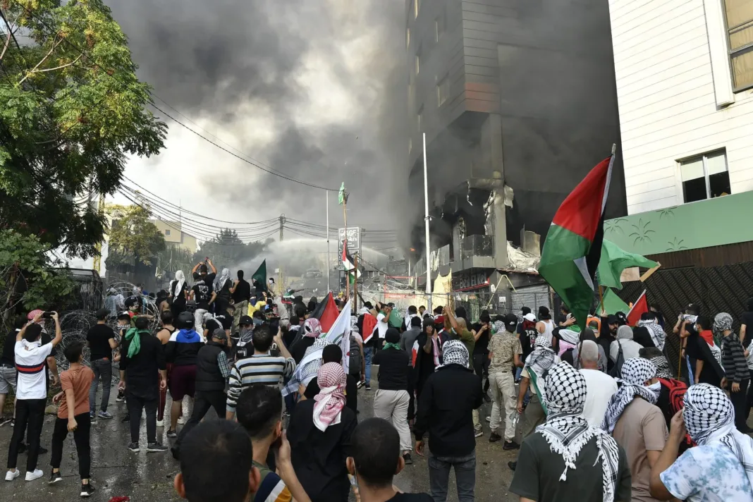 Histórico: cientos de palestinos protestan contra Hamás en Gaza