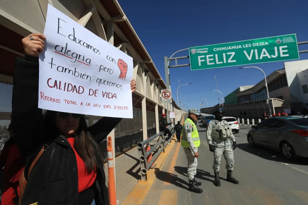 Maestros en Ciudad Juárez exigen reformas a pensiones