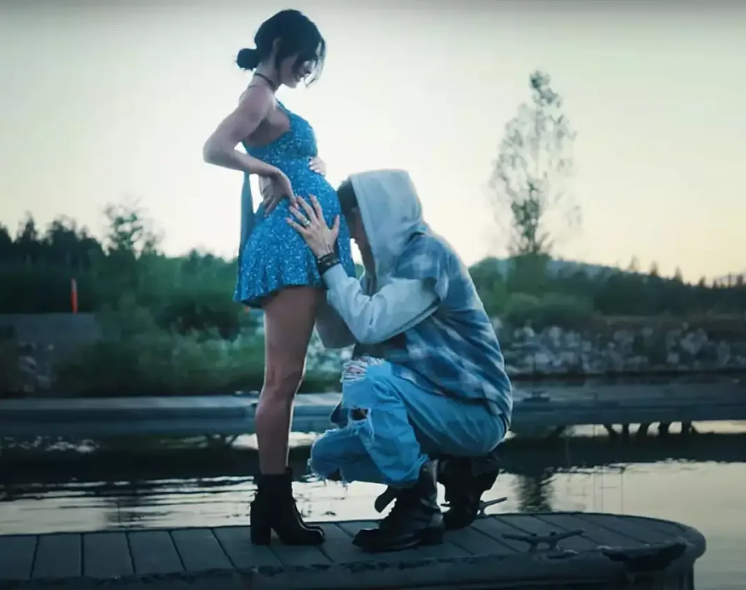 Megan Fox y Machine Gun Kelly dan la bienvenida a su primera hija juntos