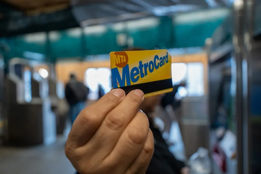 Metro de Nueva York anuncia el retiro de los billetes físicos