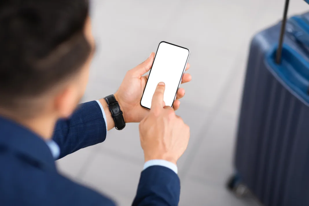 Revisión de dispositivos en aeropuertos: ¿Pueden usar tu información en tu contra?