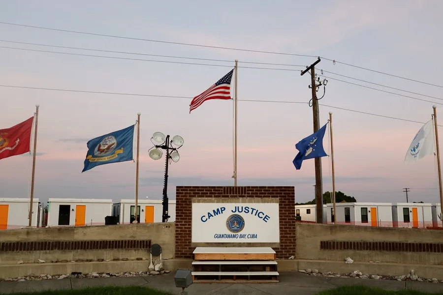 Senadores demócratas acusan a Trump de «despilfarro» por enviar inmigrantes a Guantánamo