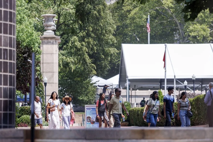 Universidad de Columbia cede ante Trump para conservar fondos