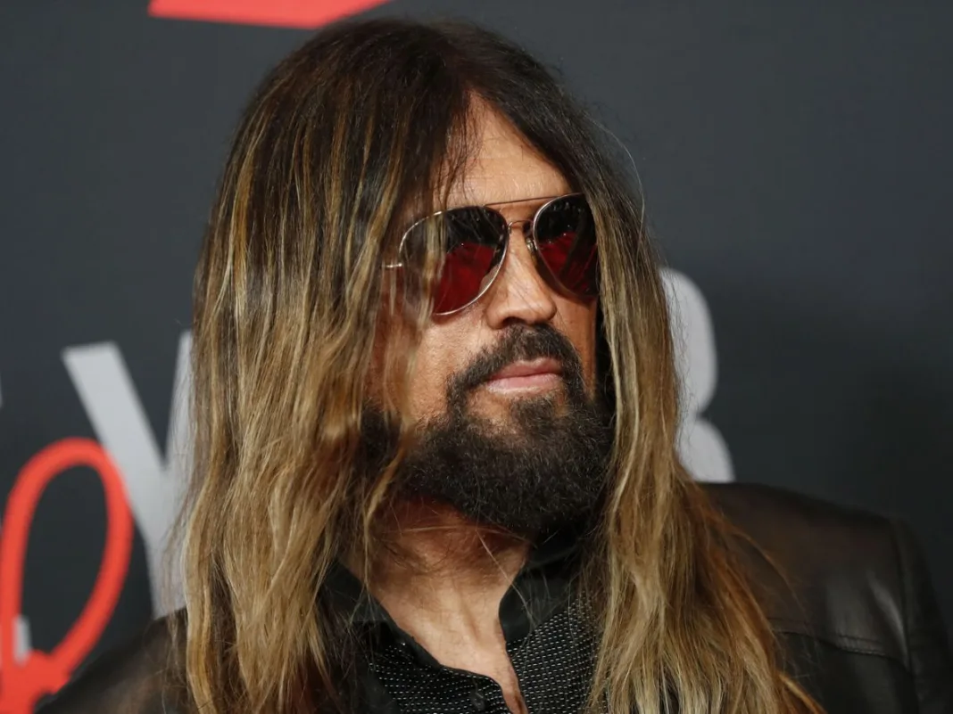 Billy Ray Cyrus anuncia relación: ¿quién es su nueva pareja?