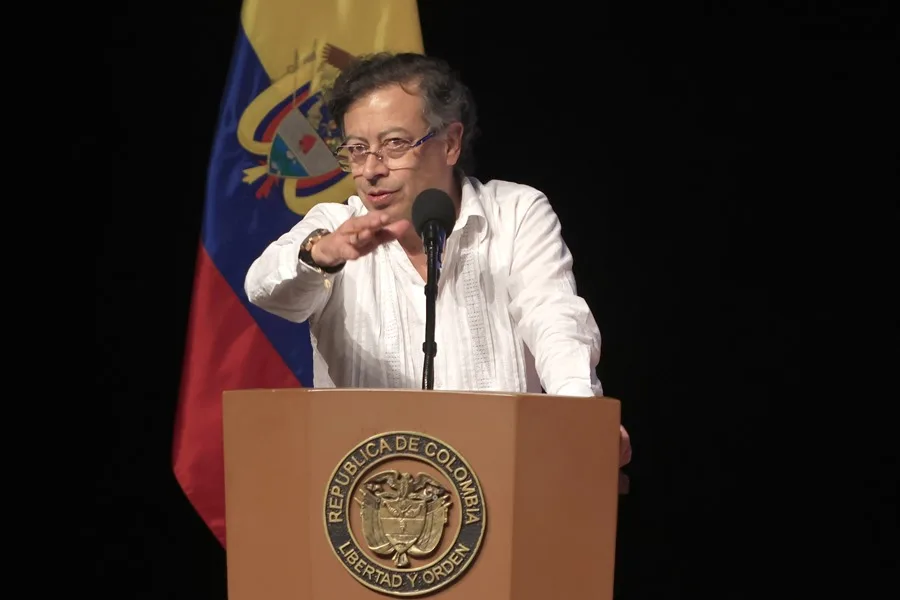 Colombia Petro denuncia el asesinato de al menos 27 uniformados