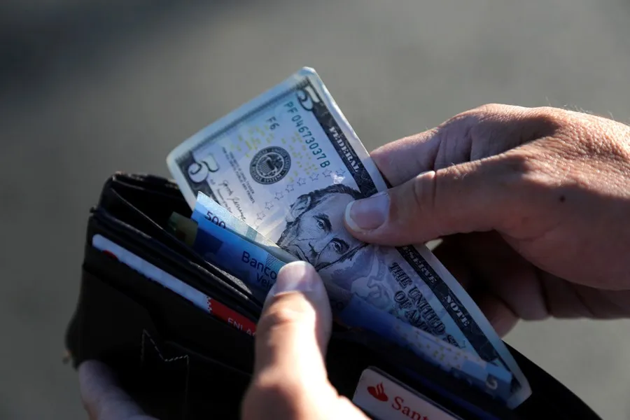 Cómo enviar dinero a México sin comisiones abusivas - California anuncia pago de $725: ¿Cuándo llega y quién lo recibe?