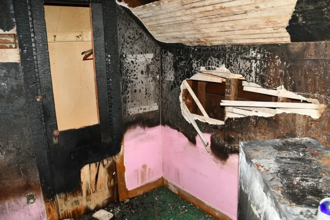 Connecticut revelan fotos de la casa donde un hombre estuvo secuestrado 20 años