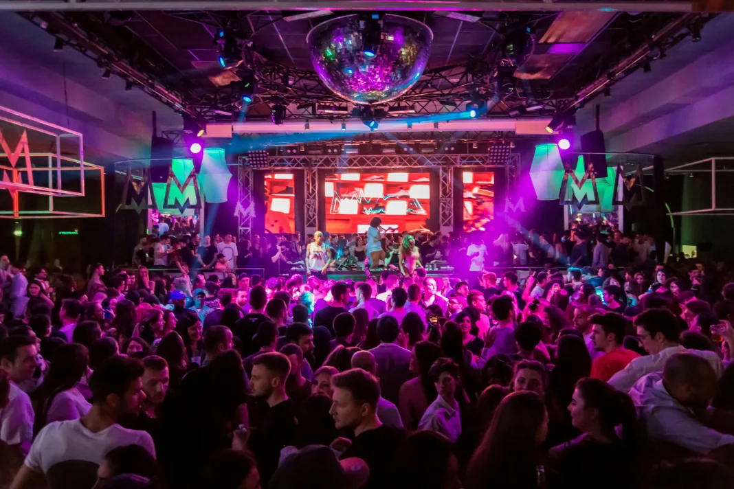 Conoce los mejores clubes para bailar salsa en Illinois