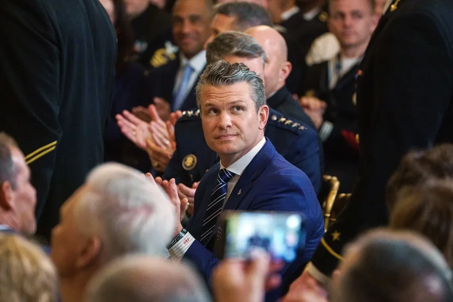 Hegseth recibe apoyo de Trump tras conocerse filtración de datos militares Qué dijo