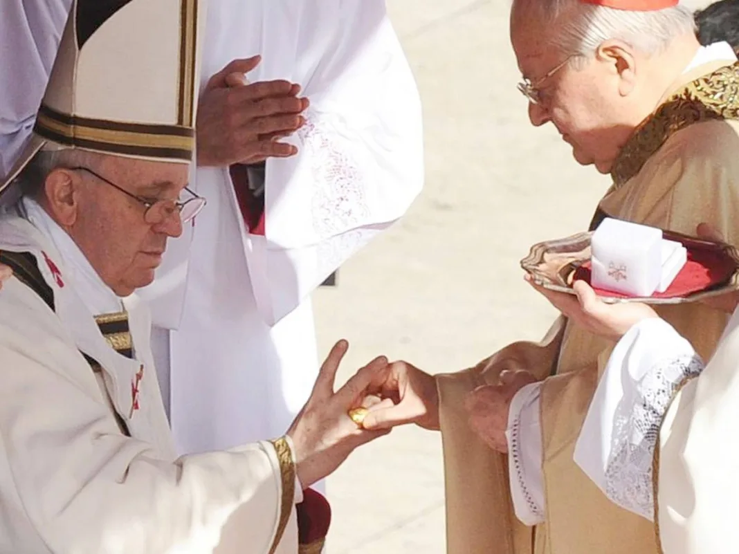 Por qué se destruye el Anillo del Pescador con la muerte del papa