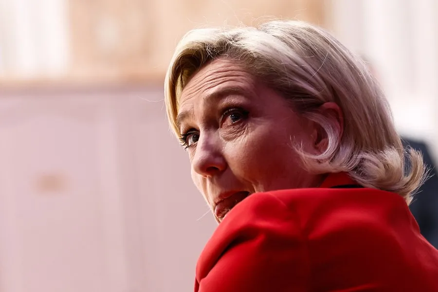 Sentencia a Le Pen pone fin a la carrera presidencial de la extrema derecha