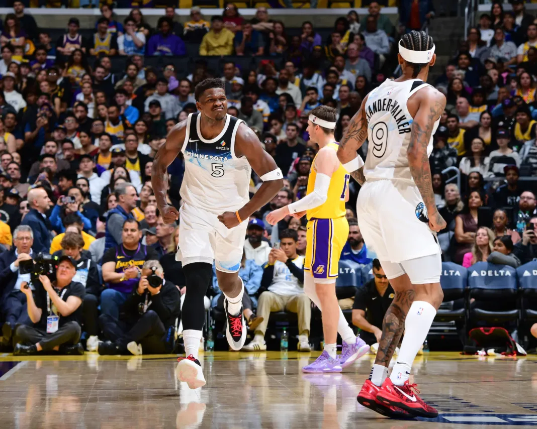 Los Lakers fueron derrotaos por los Timberwolves en su primer partido