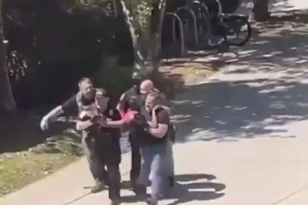 Tiroteo en la Universidad Estatal de Florida estudiantes relatan momentos de pánico