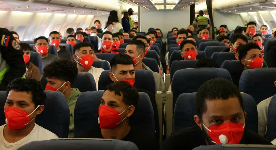 Tribunal Supremo autoriza deportaciones sumarias de venezolanos​