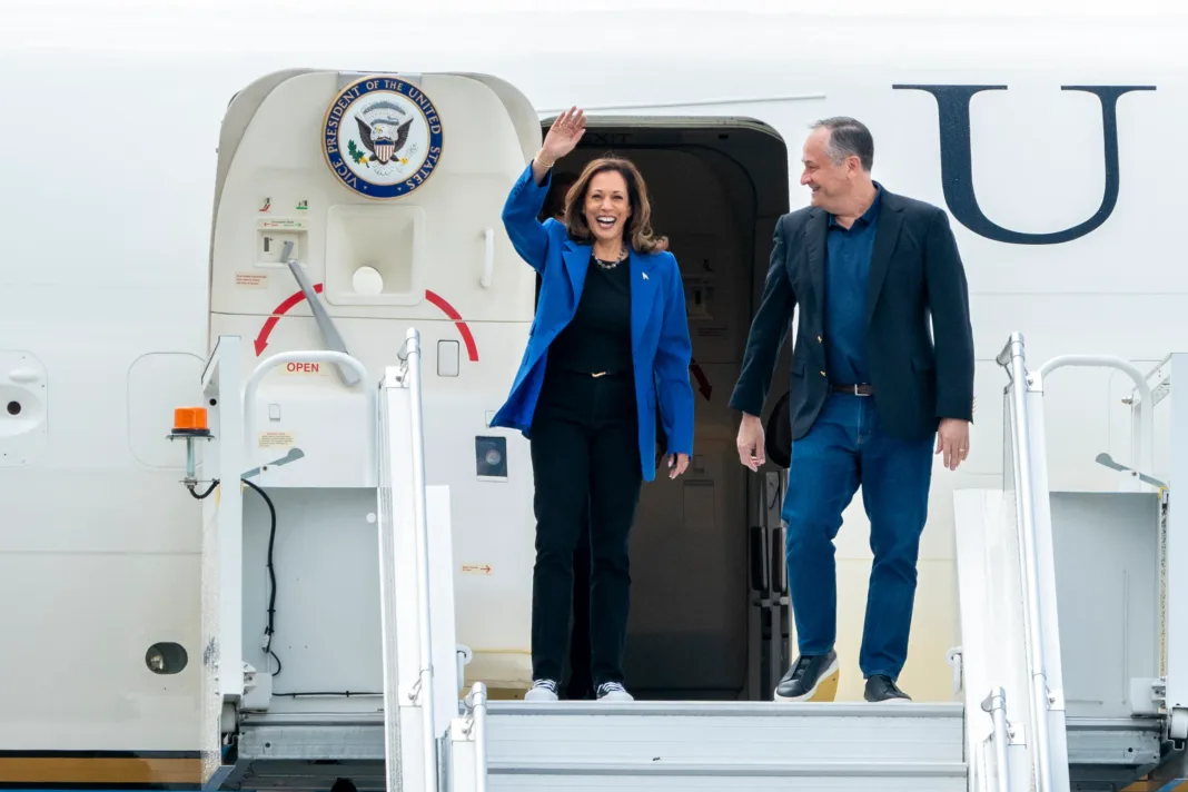 Trump destituye al esposo de Kamala Harris Qué cargo ocupaba