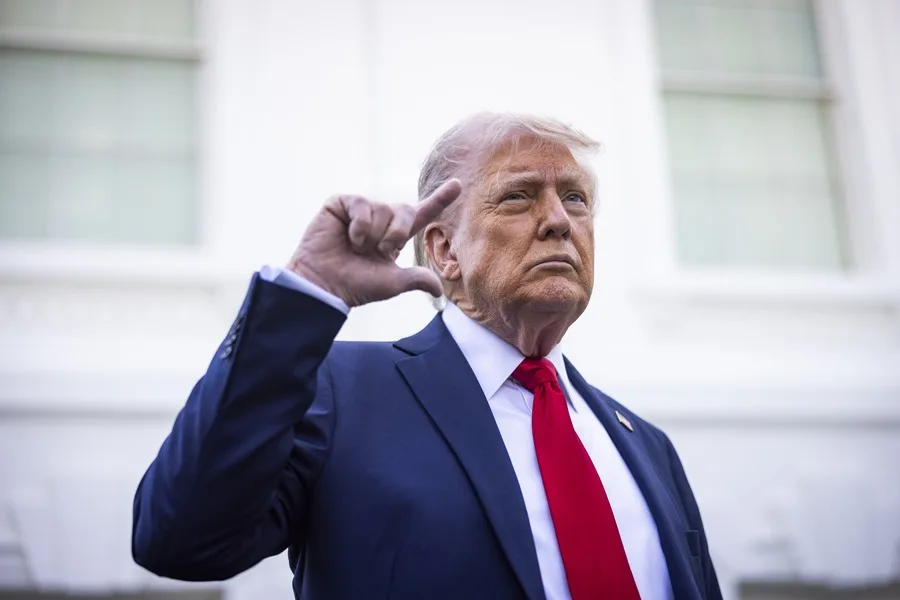 Nuevas órdenes de Trump atacan acreditación universitaria