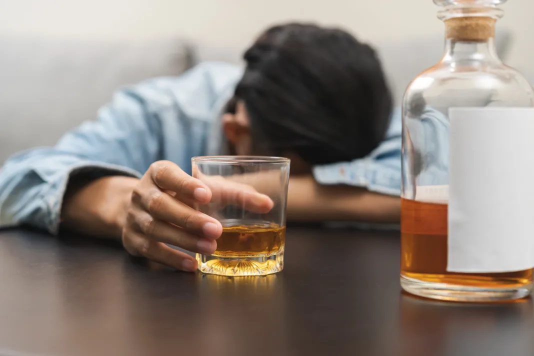 Alerta del consumo excesivo de alcohol: ¿qué revela nuevo estudio?