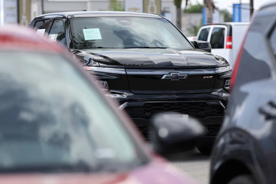 Senado bloquea veto a autos de gasolina en California: ¿Qué busca la ley?