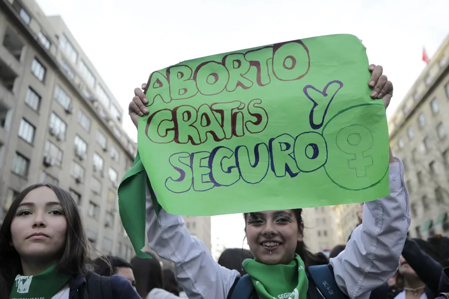 Gobierno de Boric impulsa ley de aborto libre en Chile