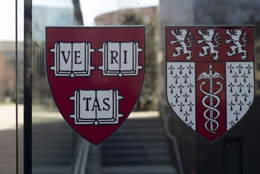 Continúa la batalla Harvard sufre otro recorte de fondos del Gobierno de Trump