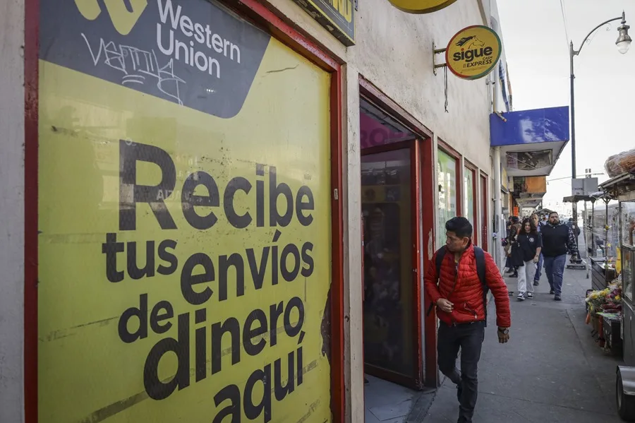 EE.UU. baja impuesto a remesas