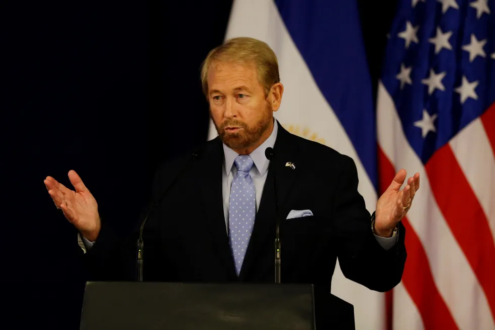 El nuevo embajador de EE.UU. en México conoce a Ronald Johnson
