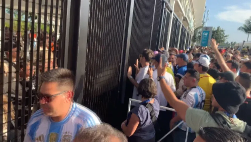 Florida endurece castigo por colarse en eventos
