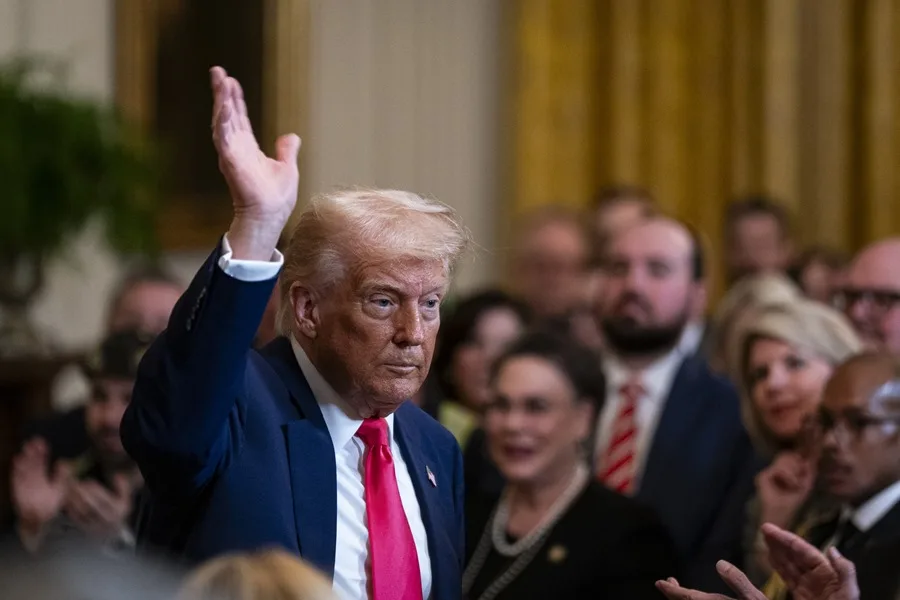 Harvard logra frenar cambios migratorios de Trump