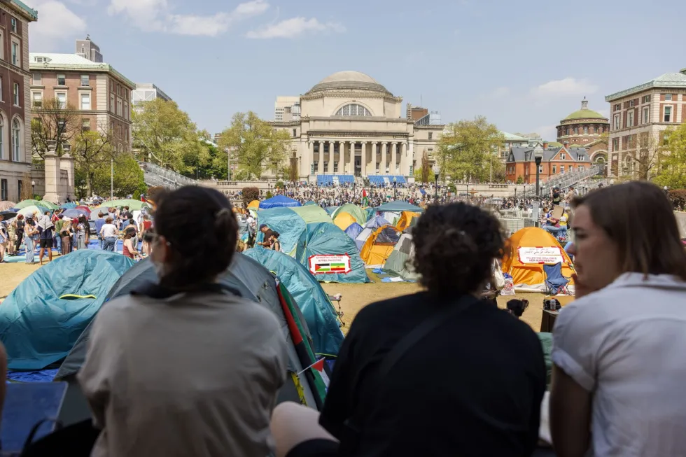 ICE intenta vincular a la Universidad de Columbia