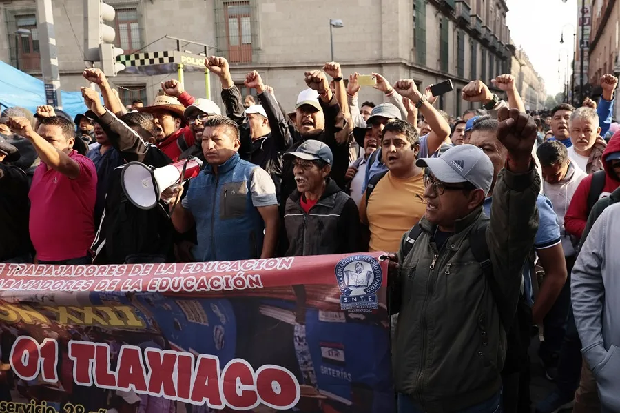 Maestros amenazan con boicot electoral y aumentan presión a Sheinbaum