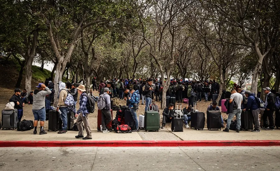 Mexicanos en EE.UU. claman contra impuesto