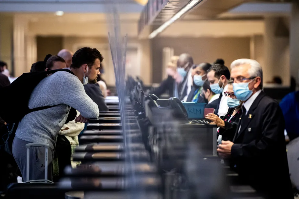 Nueva variante de COVID llega a EE.UU. tras repunte en China