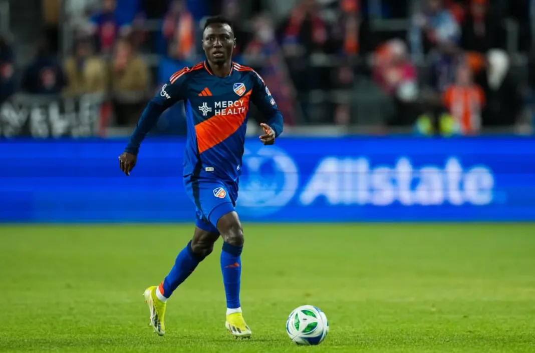 FC Cincinnati asegura a su mediocampista Obinna Nwobodo hasta 2027