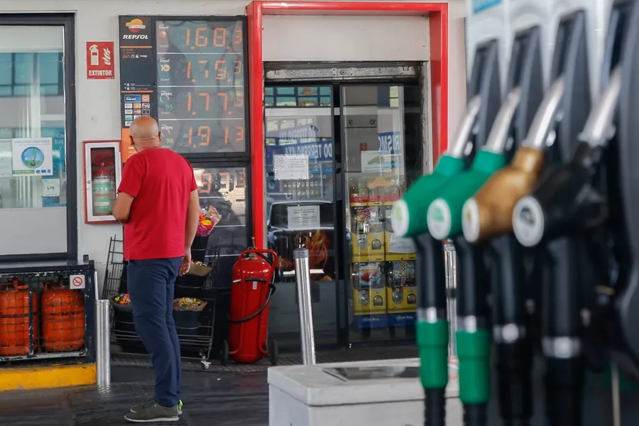 Pagas de más en las gasolineras Cobro en tarjetas de crédito crea polémica en Florida