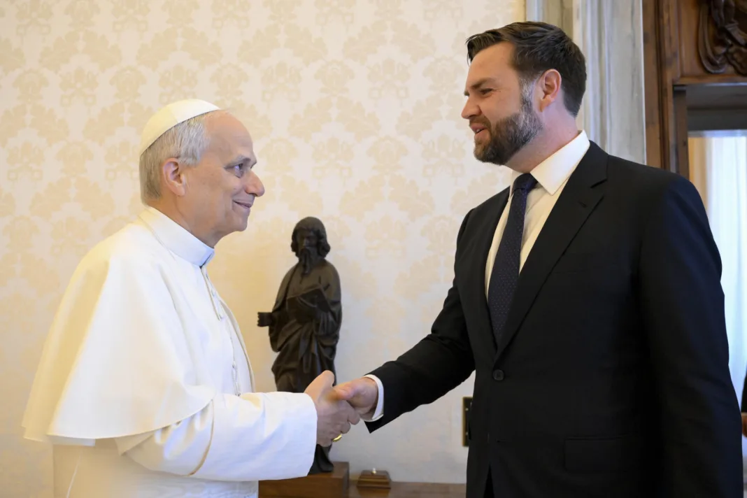 Papa León XIV y vicepresidente Vance se reúnen para hablar de paz global