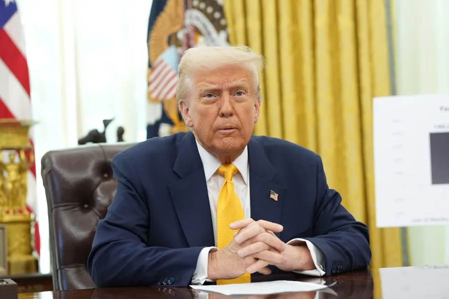 Trump acusa a Columbia de discriminar a estudiantes judíos