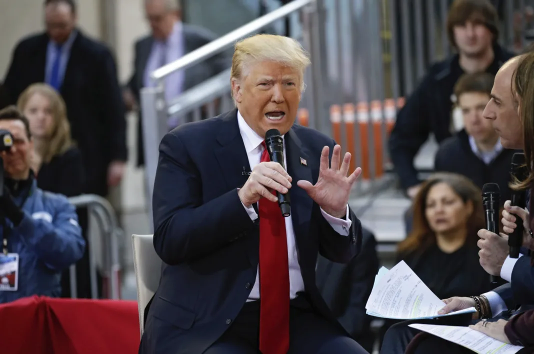 Trump concede 10 indultos y salva a ex legislador acusado de fraude