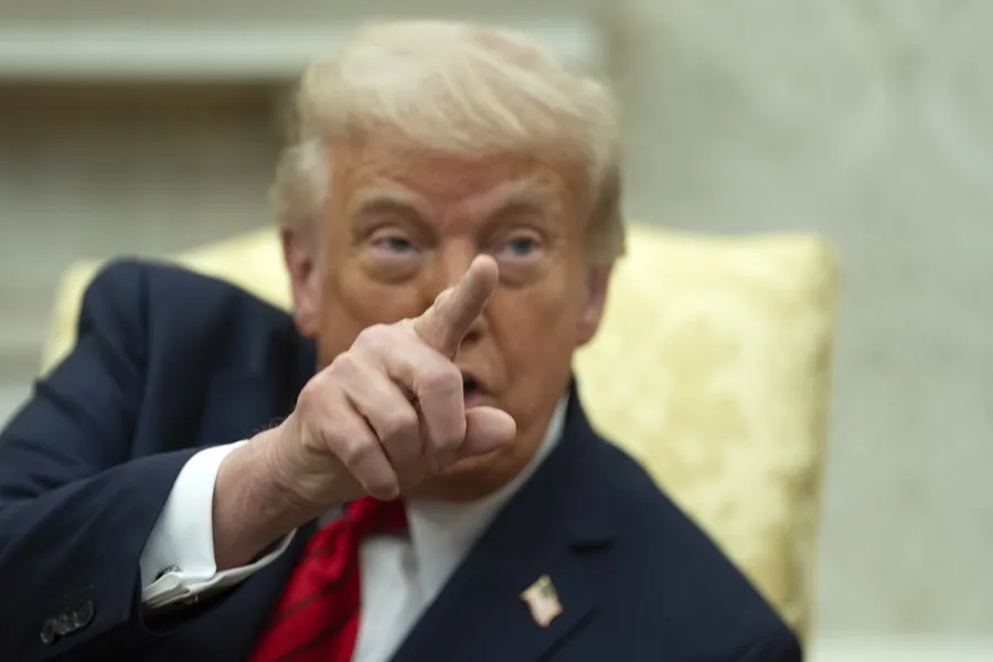 Trump lanza advertencia directa a Putin